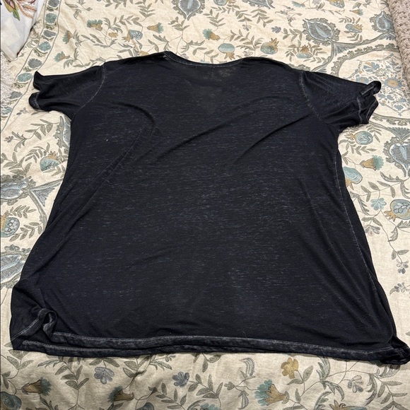 Maurices AC/DC Lightweight Graphic Tee - Picture 3 of 6